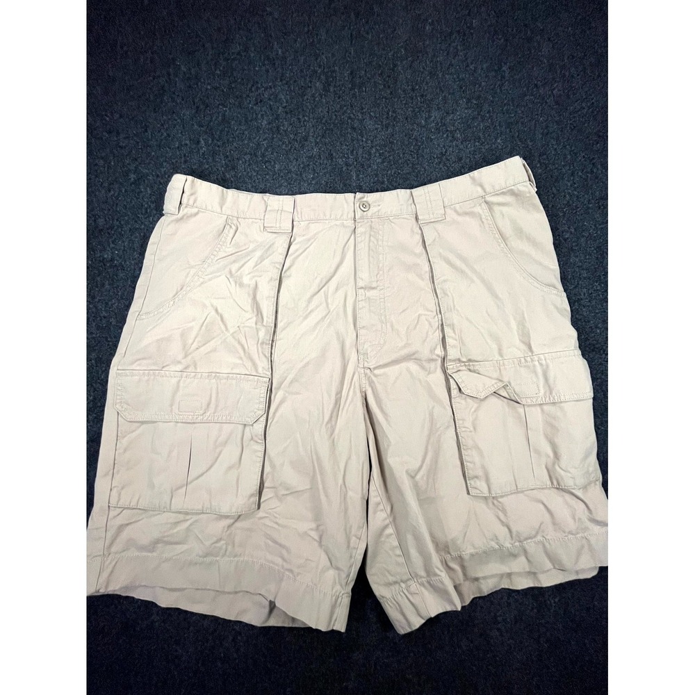 Roundtree & Yorke Cargo Shorts Mens 44 Khaki Cotton Utility Pocket Pleats Hiking